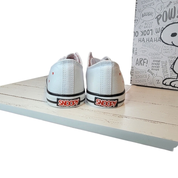 NEW Peanut Snoopy Kids Shoes - Picture 6 of 6